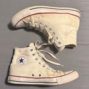 Women’s Classic White Hightop Converse Shoes